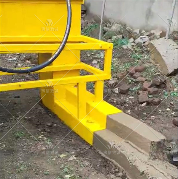 水溝臺(tái)帽滑模成型